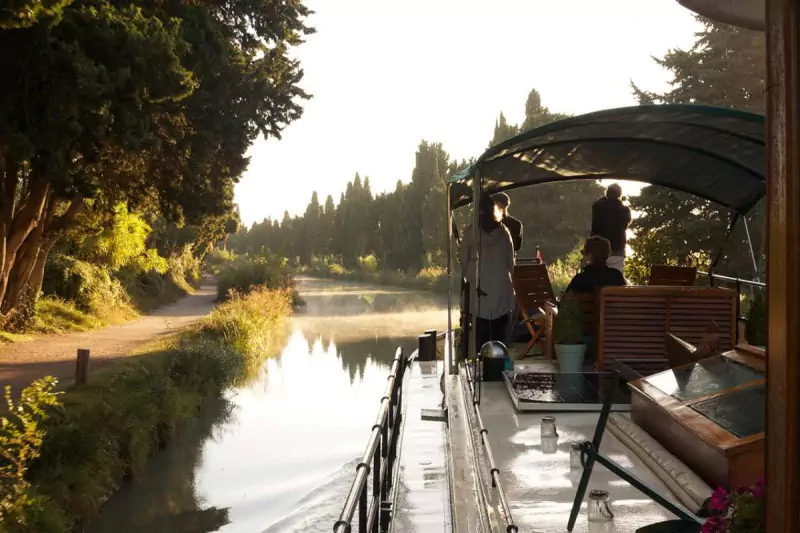  croisière le long du canal