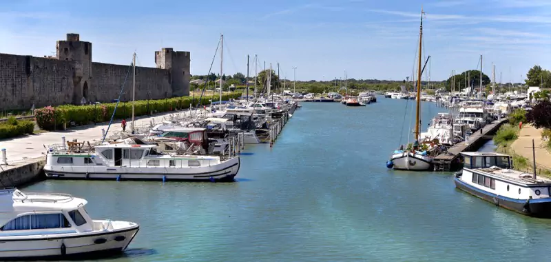 Camargue location de bateau Nicols