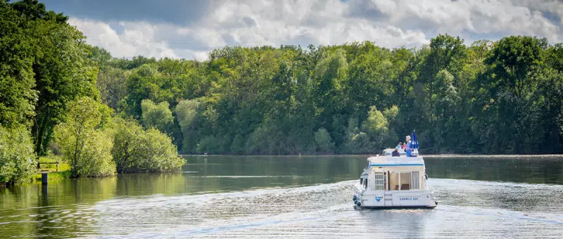 Nivernais et Yonne location de bateau Le Boat