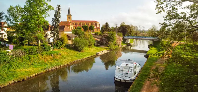 Canal du Nivernais & Yonne location de bateau Locaboat by Riverly