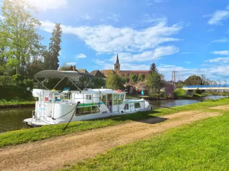 Le P1180FB avec bimini en place