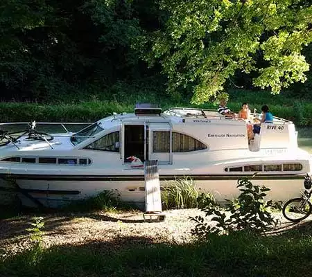 Les Canalous FPP Haines Rive 40 rental boat