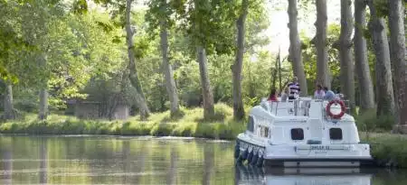 Dancer 4 Plus (Salsa B) Le Boat