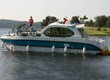 QUATTRO B + bateau de location