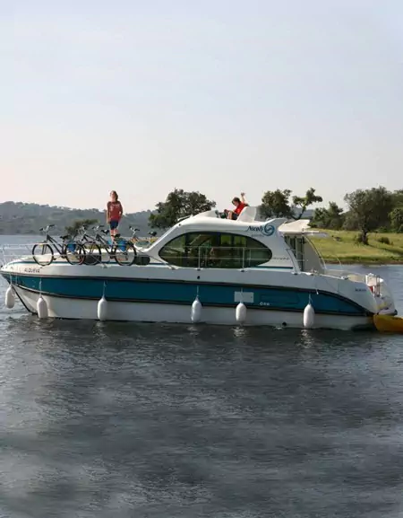 Nicols QUATTRO B + rental boat