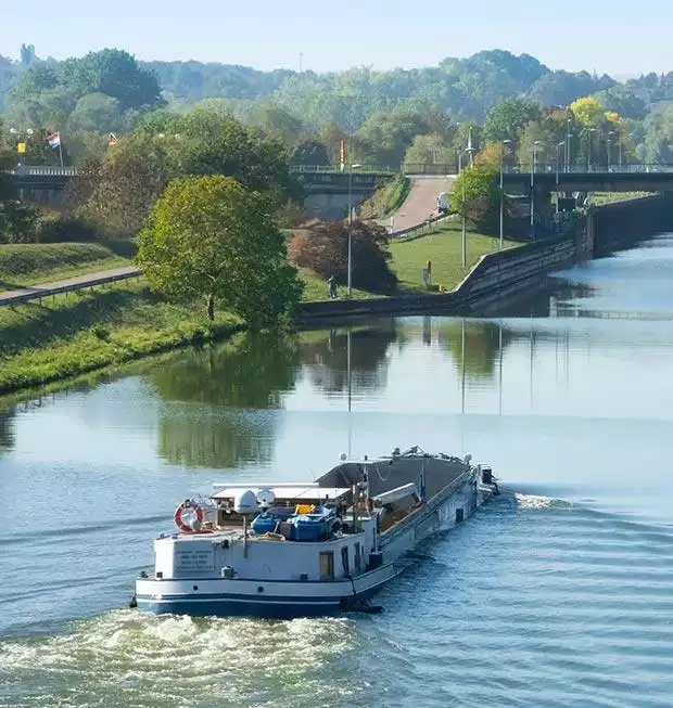 Moselle canalisée